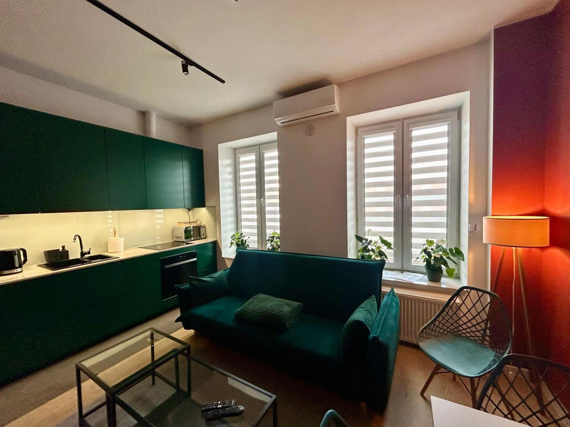 Apartment Targowa L7 *